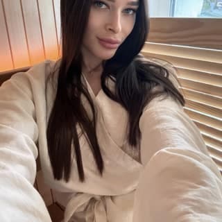Sara, 25 — 5