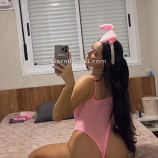 ELENA, 21 — 3